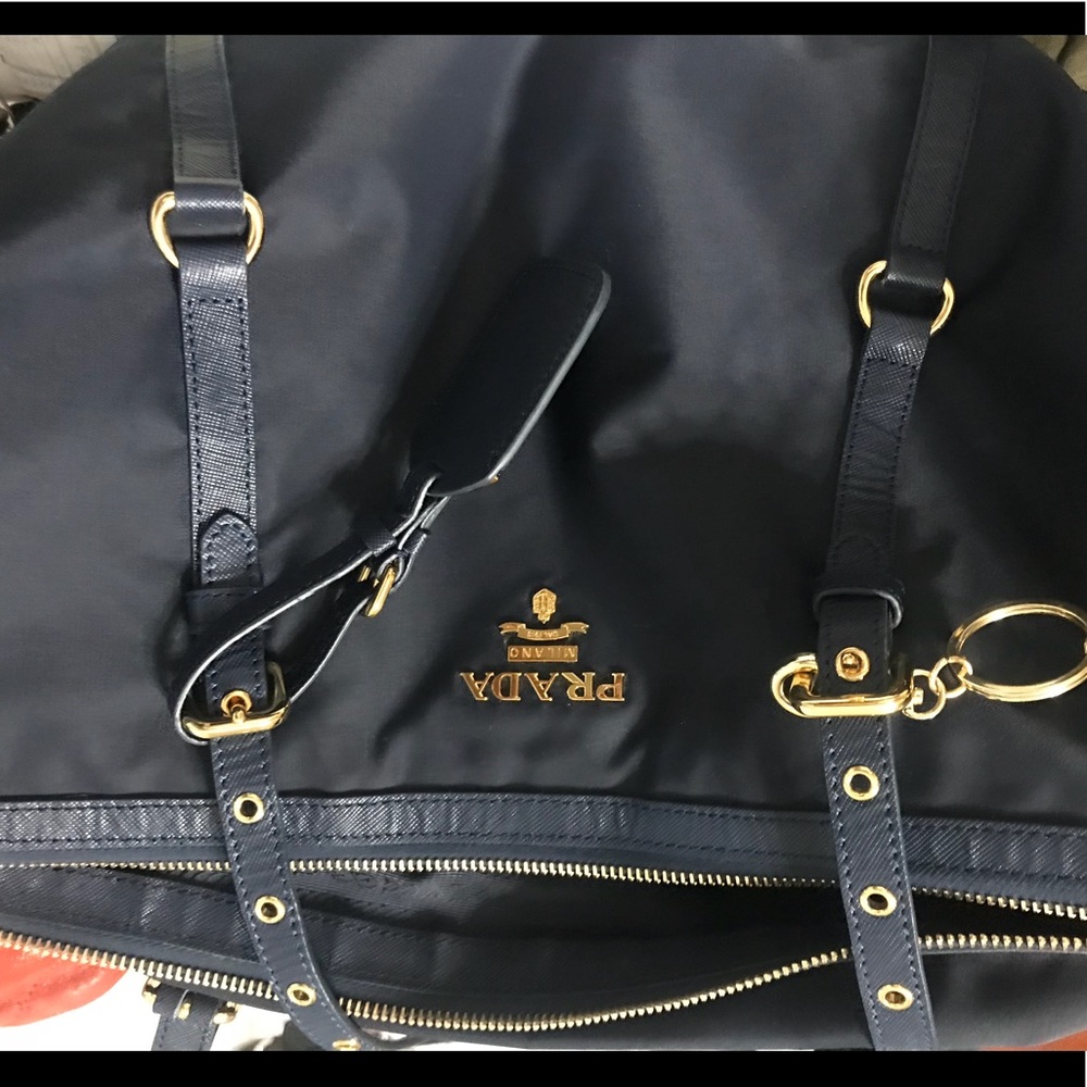 PRADA - Picture 2 of 8